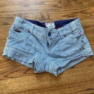 2000a Y2K nostolgic American eagle pinstriped shorts